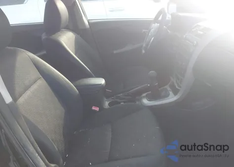 2010 Toyota Corolla S z USA, uszkodzony, nr VIN 2T1BU4EE8AC469465